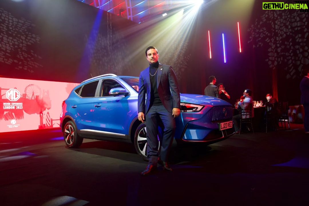 Vadhir Derbez Instagram - Oigan! No saben lo que se viene con @mgmotormx y la nueva SUV 100% eléctrica #ZSEV. Ya hice una prueba de manejo y está increíble!!! Estoy feliz y agradecido por ser el embajador de #MGElectric. Los invito a acompañarme en esta aventura que apenas empieza... #EnjoyEvolution #MGmotormx #Embajador #EnjoyAllWays