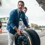 Vadhir Derbez Instagram - Great having @michaelronda and @vadhird join us in the garage today 🙌 Encantados de tener a @michaelronda y @vadhird de visita en el garaje esta tarde 🙌 #WeAreWilliams #F1 #Formula1 #MexicoGP