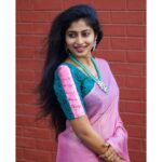 Vaishnavi Arulmozhi Instagram - Life is too short! Jus live for yourself!!! Saree: @srisaicollections9 Blouse: @vastram_theethniccouture Jewellery: @methurna_collections #vaishnavi #vaishnaviarulmozhi