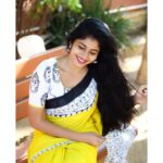 Vaishnavi Arulmozhi Instagram - Loving this candid ❤️ Saree: @srisaicollections9 Blouse: @vastram_theethniccouture Earrings: @seesukaa_boutique #vaishnavi #vaishnaviarulmozhi