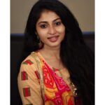 Vaishnavi Arulmozhi Instagram – விழிகளில் ஒரு வானவில்
இமைகளை தொட்டு பேசுதே 🎶 
ஆடை: @srisaicollections9 
.
.
#vaishnavi #vaishnaviarulmozhi