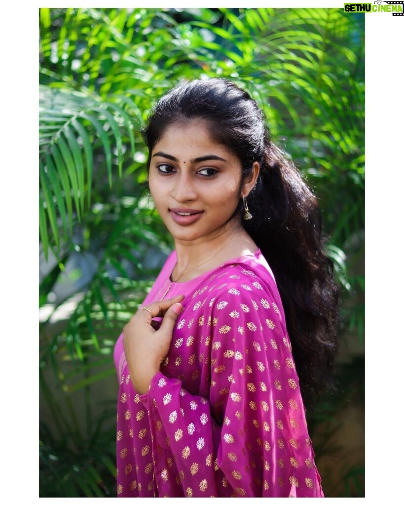 Vaishnavi Arulmozhi Instagram - பூ விழி பார்வையில்🌸 ஆடை: @_niha_classiccorner_cc . #vaishnavi #vaishnaviarulmozhi