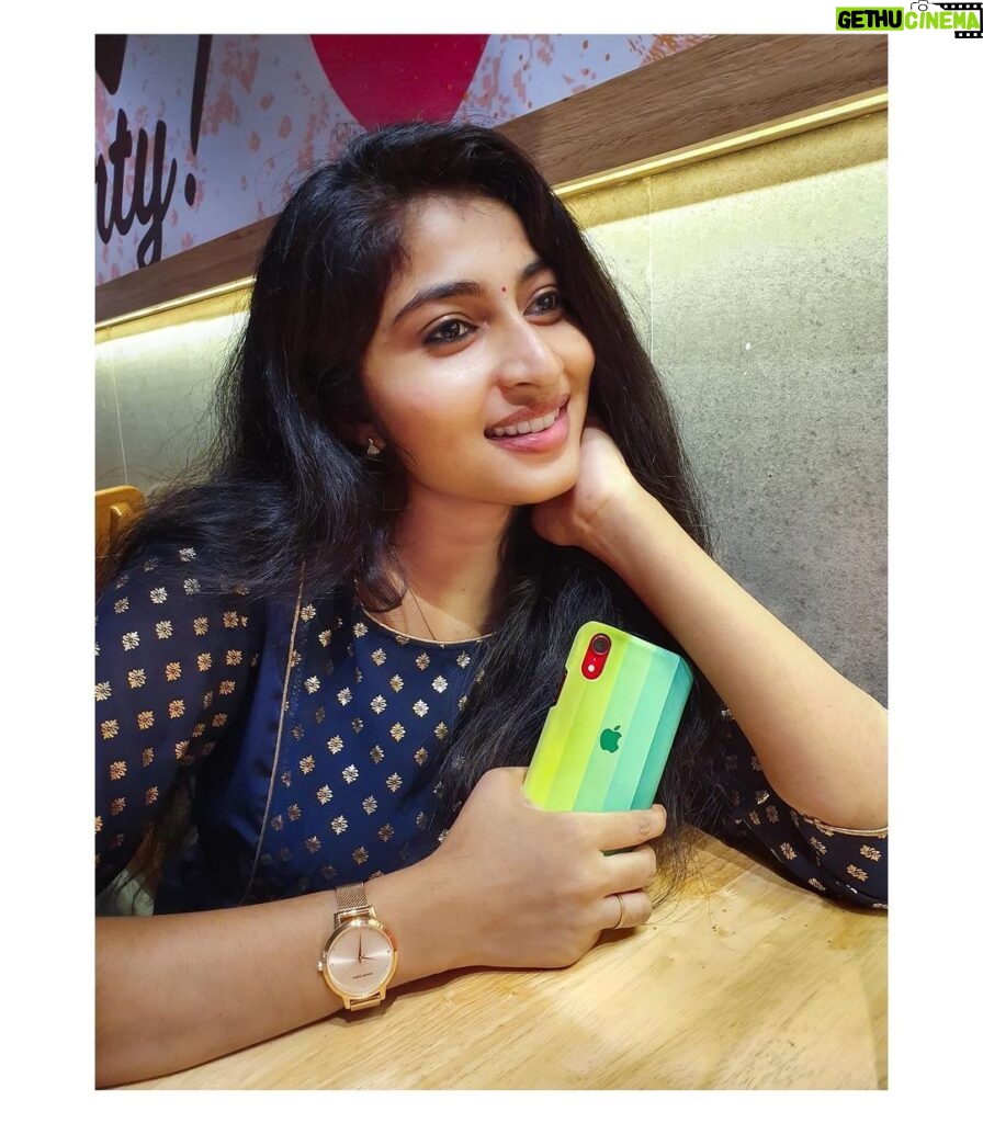 Vaishnavi Arulmozhi Instagram - Phone case from @dheekart 💚 Dress @salwarshoppingbee . #vaishnavi #vaishnaviarulmozhi