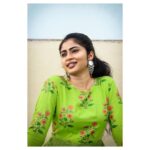 Vaishnavi Arulmozhi Instagram - இதழோரமாய் சிறு புன்னகை ஆடை : @classiccorner_cc . . . #vaishu #vaishnaviarulmozhi