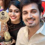 Vaishnavi Arulmozhi Instagram - I thank you all PERANBU fans and our individual fans for making us stand high out of odds ♥️✨ This award is all because of u for showering us love tremendously through out the journey. To bring out this pair a success pair. Thank all my directors: Bala, Bhasir, Rk, Muthu,Durga Saravanan,Priyan and Ram sirs. co directors, Assistant Directors, Art department, Technicians and production Team. Special Thanks to our Executive Producers Selva Saravanan and arivunidhi sirs for immense support. Can’t just Thank but thanks Ramanan sir for all the positivity. Zee Team 🙏🏻♥️