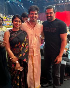 Vaishnavi Arulmozhi Instagram - Arya ♥️✨ @laya.vaish ✨ Thank you @saivamravi sir ♥️ #zeeawards2023 #arya #vijayvenkatesan