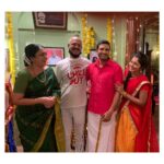 Vaishnavi Arulmozhi Instagram - Late post! From the sets of #sabapathy! In the making of song Mayakkathe Maaya kanna ne! With the dearest Director Sir #Srinivasa Rao Our Sabapathy Anna @santa_santhanam Amma @actorumaofficial ❤️ Appa #msbaskar #vaishnavi #vaishnaviarulmozhi