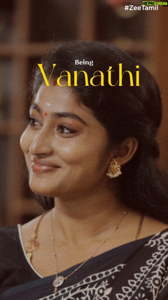 Vaishnavi Arulmozhi Instagram - Being Vanathi 😃 பேரன்பு | திங்கள் - சனி | மாலை 6.30 மணிக்கு. #Peranbu #Karthick #Vanathi #Aarthi #Jeeva #Rajeshwari #Vaishnavi #Vijay #ZeeTamil #DigitalExclusive #ZeeOnTheGoReels