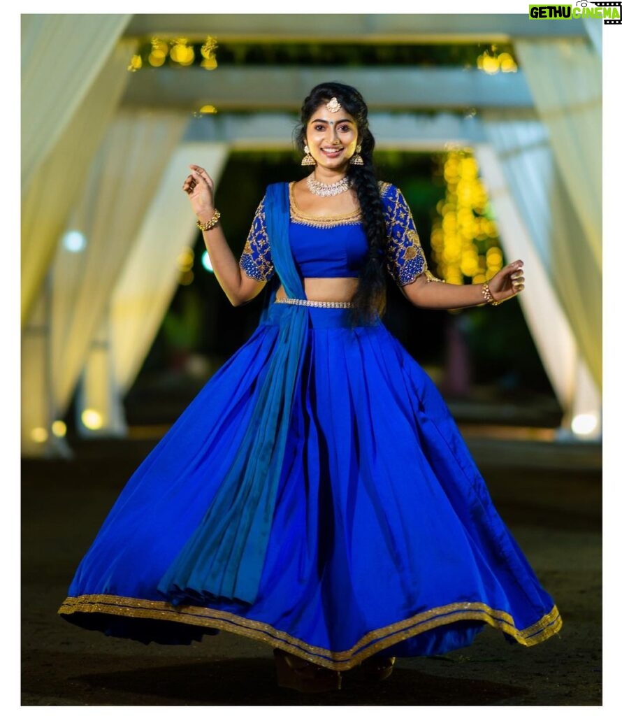 Vaishnavi Arulmozhi Instagram - Just a swirl 💙💫 Lehanga: @designed_by_sindhu Jewellery: @new_ideas_fashions Shot by: @smilebookphotography #vaishnaviarulmozhi #vaishnavi