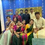 Vaishnavi Arulmozhi Instagram - 2yrs of Peranbu! Yes, it’s the day we started our journey in Peranbu family!Thank you is not enough for all the love you gave us Makkale! Thanks and love to all my co-stars/family @vijay7__ mera dhosthu @shamithageddada Akka @laxarthy_official Amma #sivakumar Appa @cn_ravishankar Daddy @saivamravi Pa @rajeshwariraji75 😉 @sreenidhi_ Teddy @sai._.mu786 #pranav #Madhu Anna @rajesh.gadde.14 Anna @shalinirajan__ Shalu ma. Am forever grateful to @ramanagirivasan Sir for this beautiful serial And Thank you @zeetamizh @zee5tamil for this lovely opportunity and support . And thanks to all my Producers Bala Sir,Kishore Sir and Priyan Sir. All my Directors Bala Sir,Bashir Sir,RK Sir, Durga Saravanan Sir, Priyan Sir and Ramkumar Sir. Thank you to all my DOP for showing me beautiful Dinesh Sir, ganeshraja_dop sir, Kalaivannan Sir, Martin Sir and Kavi Sir And my project EP Selvasaravan Sir and @arivunidhi.m Sir. Peranbu will always hold a place in my heart, and thanks to all my FAN PAGES! Enga irunthu ya edit panreenga! Am literally loving it, தங்களின் பேரன்பிற்கும் பேராதரவிற்கும் மிக்க நன்றி my sweethearts. Love you # 2yrsofperanbu #vaishnaviarulmozhi #vaishnavi #2yrsofvanathi #shanmathi