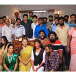 Vaishnavi Arulmozhi Instagram - Pictures says it all! Thank you sooooooo much Makkale❤️ for all this love you have showered upon us! 500 episodes is jus not so simple for a serial launched at noon slot and changed to a pre prime slot! We as team Peranbu have faced many struggles yet managed to come so far! Thank you @ramanagirivasan Sir for giving me this beautiful opportunity to be a part of PERANBU❤️ Thank you Director Priyan Sir for being the pillar of our project.Am sure we’ll grab all the favourite’s awards in the upcoming year too! Thank you s_e_l_v_a_saravanan Sir and @arivunidhi.m Sir for this beautiful Story and for tolerating us 🤪 Thank you @sakthijagan Sir for creating this beautiful characters. Me being Vanathi and Shanmathi Thank you @martinjoe_dop Sir, our DOP! For showing me lovesome Coming to my family ! Thanku Fam @shamithageddada Akka ❤️ @vijay7__ Hero❤️ @laxarthy_official Amma ❤️ @shivakumar Appa❤️ @sreenidhi_ papa ❤️ @cn_ravishankar Daddy❤️ And all my Peranbu team 1000 we are coming 🏃🏻‍♀️! #peranbu #celebration #vaishnavi #vaishnaviarulmozhi