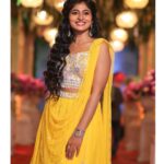 Vaishnavi Arulmozhi Instagram - Make ur own happiness ✨ Engrave it ! To be embraced 🥰 Do watch #zeekudumbaviruthugal2022 only on @zeetamizh @5:30pm tomorrow and on jan 16th 6:30pm Costume: @kiarainchennai 📸: @storiesbysidhu #vaishnavi #vaishnaviarulmozhi