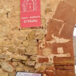Valeria Britos Instagram - Sigüenza, “la que domina el valle”, está situada en un valle a unos 1.000m de altitud. Se encuentra en la provincia de Guadalajara ,en la comunidad autónoma de Castilla-La Mancha.. . . . #siguenzamedieval #guadalajara #castillalamancha #vamosviendo #viajes # travel #españa Sigüenza, Castilla-La Mancha, Spain