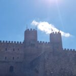 Valeria Britos Instagram - Sigüenza, “la que domina el valle”, está situada en un valle a unos 1.000m de altitud. Se encuentra en la provincia de Guadalajara ,en la comunidad autónoma de Castilla-La Mancha.. . . . #siguenzamedieval #guadalajara #castillalamancha #vamosviendo #viajes # travel #españa Sigüenza, Castilla-La Mancha, Spain