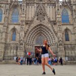 Valeria Britos Instagram - #tbt con mi hija . . . . #barcelona #casadegaudí #sagradafamiliabarcelona #madreehija #travel #risas #lanena
