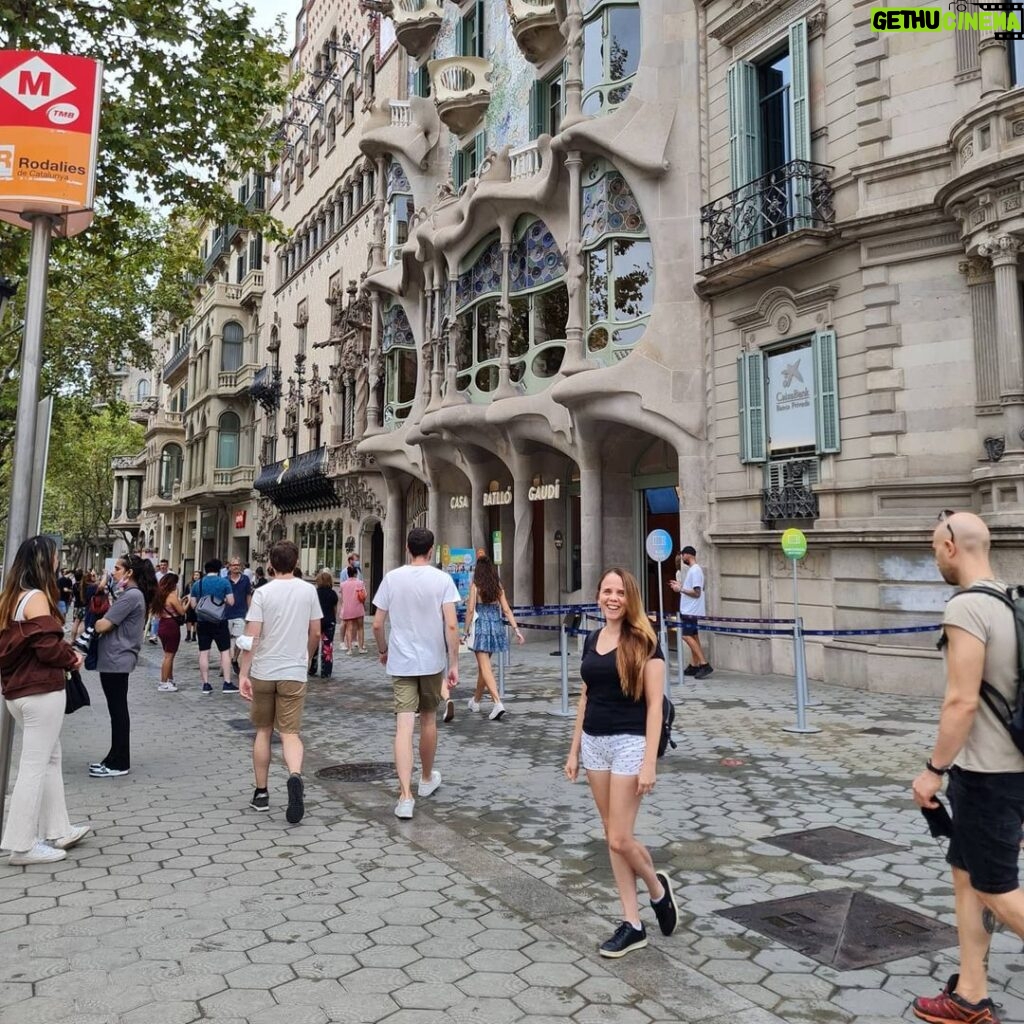 Valeria Britos Instagram - 😎 Casa Batlló - Gaudí Barcelona