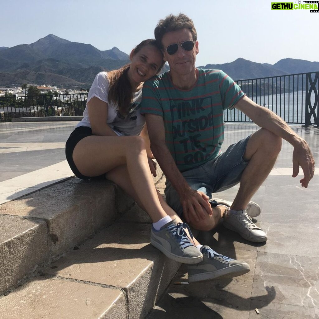 Valeria Britos Instagram - Con ella...con ellos...con el Una tarde en Malaga 😀❤️ . . . #hija #amistad #amor #familia #vomosviendo #malaga Málaga, España