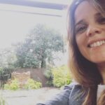 Valeria Britos Instagram - Gracias!!! Si...un año más. Como siempre mirando hacia adelante, viviendo cada día con los ojos bien abiertos, soñando despierta con aquellos deseos que quiero cumplir, trabajando para alcanzarlos, sacando fuerzas cuando se hace difícil el camino...siendo por momentos como un ave fénix . #cumple #renacer #fenix #gracias amigos #vida