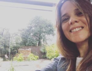 Valeria Britos Instagram - Gracias!!! Si...un año más.
Como siempre mirando hacia adelante, viviendo cada día con los ojos bien abiertos, soñando despierta con aquellos deseos que quiero cumplir, trabajando para alcanzarlos, sacando fuerzas cuando se hace difícil el camino...siendo por momentos como un ave fénix .
#cumple #renacer #fenix #gracias amigos #vida