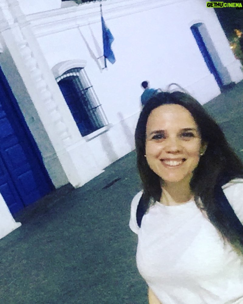 Valeria Britos Instagram - Recorrer mi país haciendo teatro 🎭@valehacerlio. Trabajar de tu pasión es genial😀 #felicidad #valehacerlio #emprender #teatro