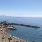 Valeria Britos Instagram - Crisis es oportunidad ...y acá estoy en Almería. Vivir en una ciudad costera no lo hubiera imaginado y la verdad es que me encanta escuchar todos los días el sonido del mar y estar en contacto con la naturaleza . . Este domingo voy a charlar con @pablomontagna en #PasaMontagna junto a @belucanonico y @candemazzone @rivadavia630 14 a 16 🇦🇷 19 a 20 🇪🇸 12 a 14 🇪🇨 Playa Aguadulce
