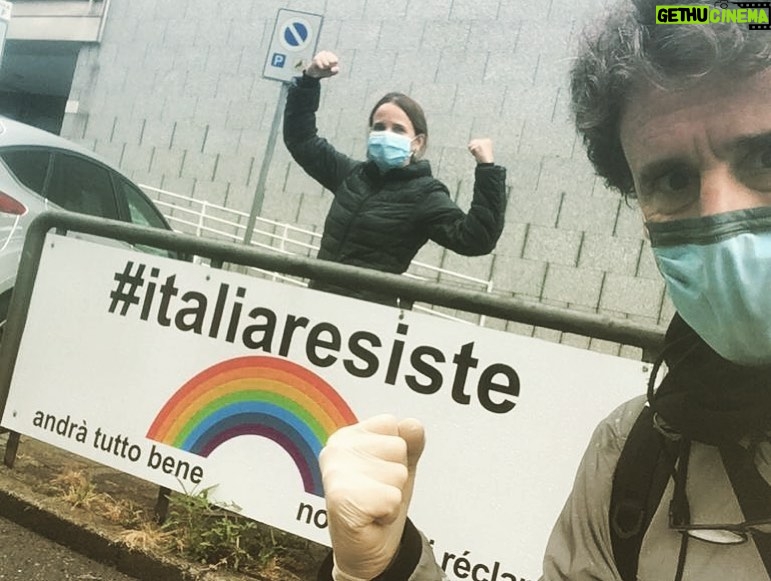 Valeria Britos Instagram - Este jueves de #tbt recuerdo de nuestro primer café post confinamiento en familia. @calu.sancho @liocampoy #Riomaggiore #Italia 🇮🇹 Riomaggiore Cique Terre ,la Spezia,italy