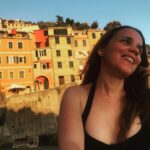Valeria Britos Instagram – Riomaggiore me tiene enamorada 😍 
Cual elegís? 1,2,3….4
.
.
.
.
#italia #postcuarentena #verano