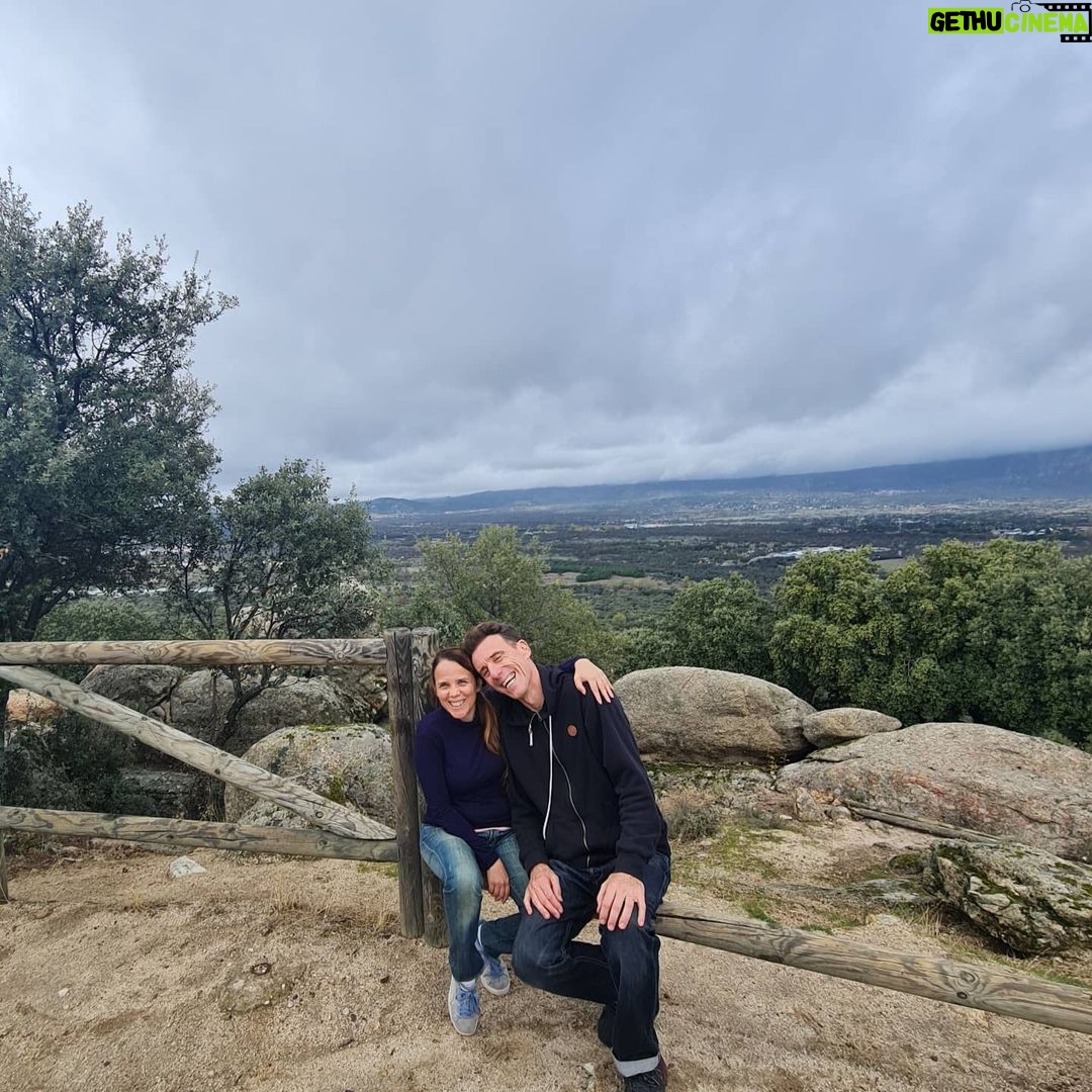 Valeria Britos Instagram - Paso a paso, sin prisa y sin pausa. Las fotos son del Mirador de la Solana. Ph @calu.sancho . . . #vamosviendo #pasoapaso #mirador #españa🇪🇸