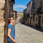 Valeria Britos Instagram - Sigüenza, “la que domina el valle”, está situada en un valle a unos 1.000m de altitud. Se encuentra en la provincia de Guadalajara ,en la comunidad autónoma de Castilla-La Mancha.. . . . #siguenzamedieval #guadalajara #castillalamancha #vamosviendo #viajes # travel #españa Sigüenza, Castilla-La Mancha, Spain