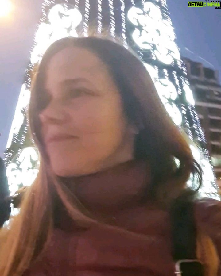 Valeria Britos Instagram - Así es Almería en época de fiestas. Acá los Reyes Magos se esperan con ganas. Veremos si me porté bien o no. ¿Me darán caramelos o carbón? . . . . #amigos #Almería #España #navidad almeria