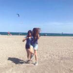 Valeria Britos Instagram - 1, 2, 3 👯‍♂️ . . . #aguadulce #madreehija @calu.sancho Aguadulce, Andalucia, Spain