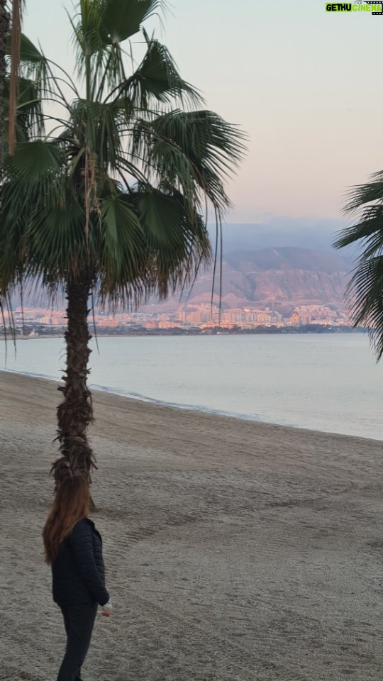 Valeria Britos Instagram - Paso a paso, a tu ritmo que eso que anhelas va a llegar. Sin prisa pero sin pausa. Confía en vos. Disfruta el camino aunque muchas veces se hace cuesta arriba. . . . Esos son algunos de mis deseos para vos y para mí. 🩷