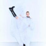 Valerie Huber Instagram - Star of the @netflixde show "Kitz" and #RedBulletin's Austrian edition cover star @valerie__huber has many talents. At the #LinkInBio read about how she balances being a performer, author, activist and taekwondo fighter 🦸‍♀️ and manages to remain energized through it all! ✍️ @waltraud_hable  📸 @hildevanmas  ______________________ Star der @netflixde-Serie „Kitz" und das Gesicht auf dem Cover der aktuellen österreichischen #RedBulletin -Ausgabe @valerie__huber hat viele Talente. Im Interview unter #LinkinBio erzählt sie, wie sie ihr Leben als Schauspielerin, Sängerin, Autorin, Aktivistin, Filmemacherin, Model und Taekwondo-Fighterin  meistert 🦸‍♀️  Und sich dadurch nicht ausgelaugt, sondern noch energiegeladener fühlt. Vienna, Austria