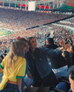 Vanesha Prescilla Instagram - nonton bola ceritanyaa ahahahha such a fun experience💖⚽️🇧🇷