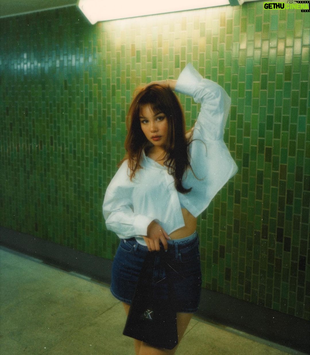 Vanesha Prescilla Instagram - dreamy tokyo with @calvinklein #mycalvins @mapfashion ✨💜 Tokyo, Japan