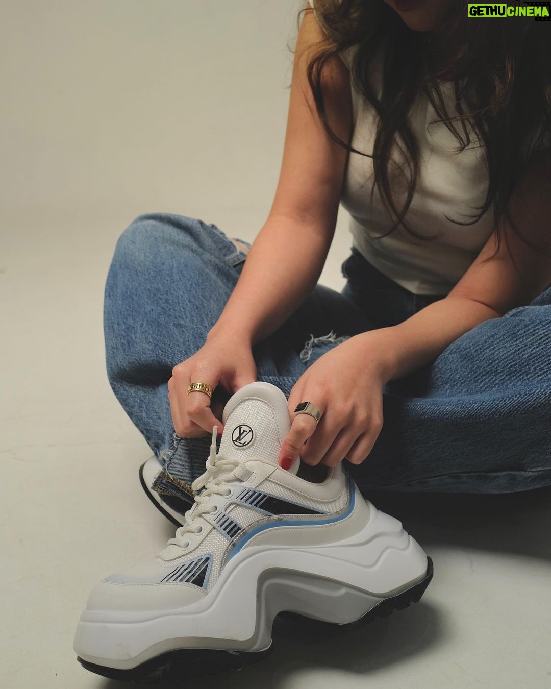 Vanesha Prescilla Instagram - it's almost weeeekend! fresh kicks #LVArchlight 2.0