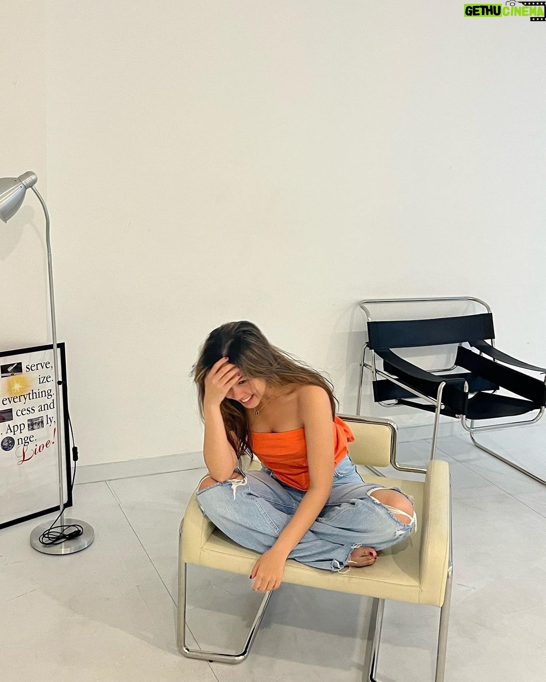 Vanesha Prescilla Instagram - orange really stands out in a good wayyy π
yang punya outfit atau sesuatu warna orange, ikutan doongg challenge #GaOrenGaKeren sekarang. post di pake hashtag #GaOrenGaKeren #EkstraKeren & #VaneshaPrescillaSquad ya karna aku punya sesuatu yang warnanya orange yang keren buat salah satu dari kamuuuu! post yang banyak ya πππ good luck