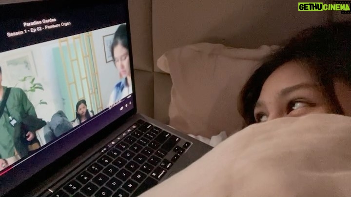Vanesha Prescilla Instagram - bangun tidur, cuci muka trusss langsung nonton eps 2 Paradise Garden dibalik selimuttt karna saya tegang tapi penasaran 👀👀👀