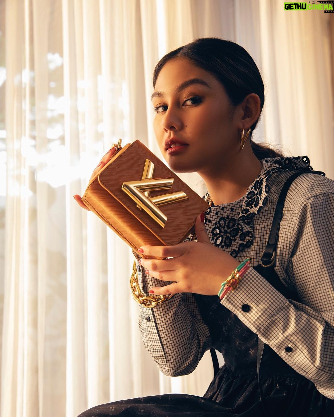 Vanesha Prescilla Instagram - rise, shine and twist! @louisvuitton #louisvuitton