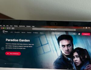 Vanesha Prescilla Instagram - hi! gimana yang udah nonton episode 1 Paradise Garden? suka ngga? 🤡
yang belum, nonton ya di @vidiodotcom