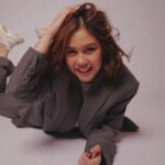 Vanesha Prescilla Instagram – dear younger me, stay in love with yourself. period.
tauga difoto ini aku yang mana?✨
nii ya, kayanya bilang makasih ke versi muda ku tuh belum cukup, mau pelukk aja! karena kalo diinget-inget lagi, dari masa sekolah dulu sampai sekarang, prosesnya emang gak mudah buat aku akhirnya bisa cinta sama diri sendiri. ada moment aku insecure sampe akhirnya sekarang bisa lebih confident.
jadi flashback gini nih gara-gara video Dear Younger Me dari @laurierid nanti abis nonton bisa ketemu versi muda nya kamu loh.. ha? gimana caranya? hahahha link on bio yaa!