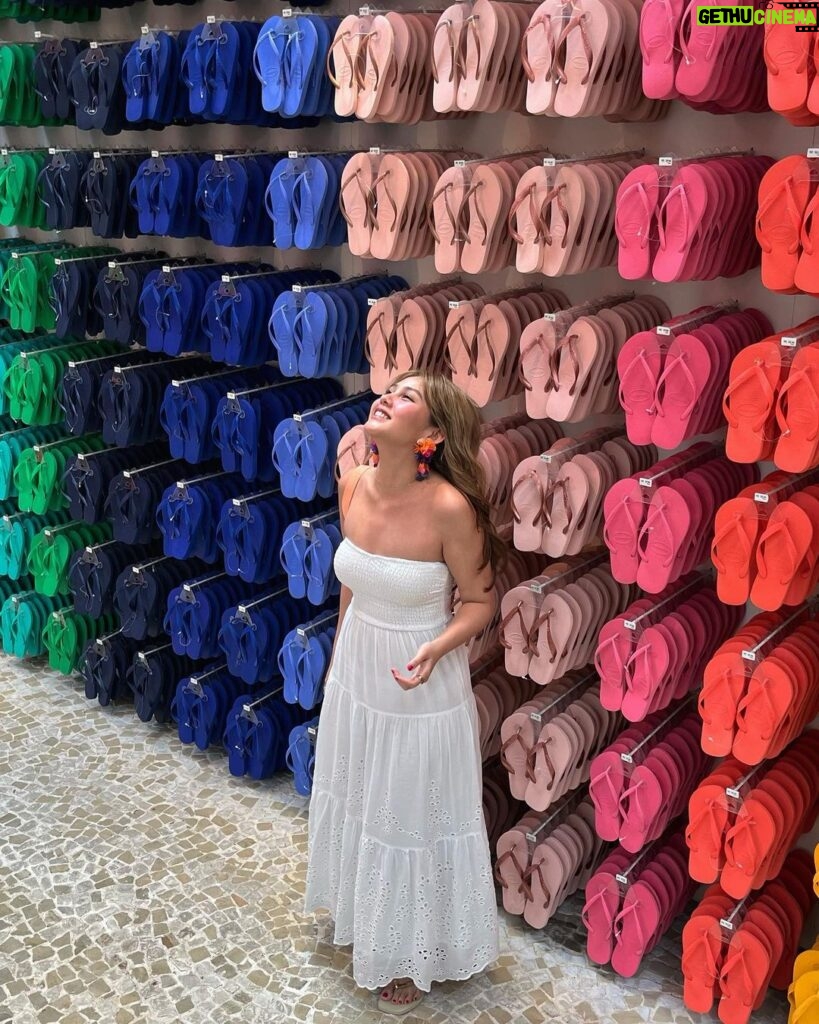 Vanesha Prescilla Instagram - full team visited havaianas office & the flagship store, sao paolo🇧🇷🌸 met the innovation team aaand got the chance to take a deeper look into the creative process behind the new shapes at havaianas. it's fun to learn something new you knoooww #HavaianasinBrazil2023 #HavainasIndonesia #MadeinBrazil #DesignForAFreeLife São Paulo, Brazil
