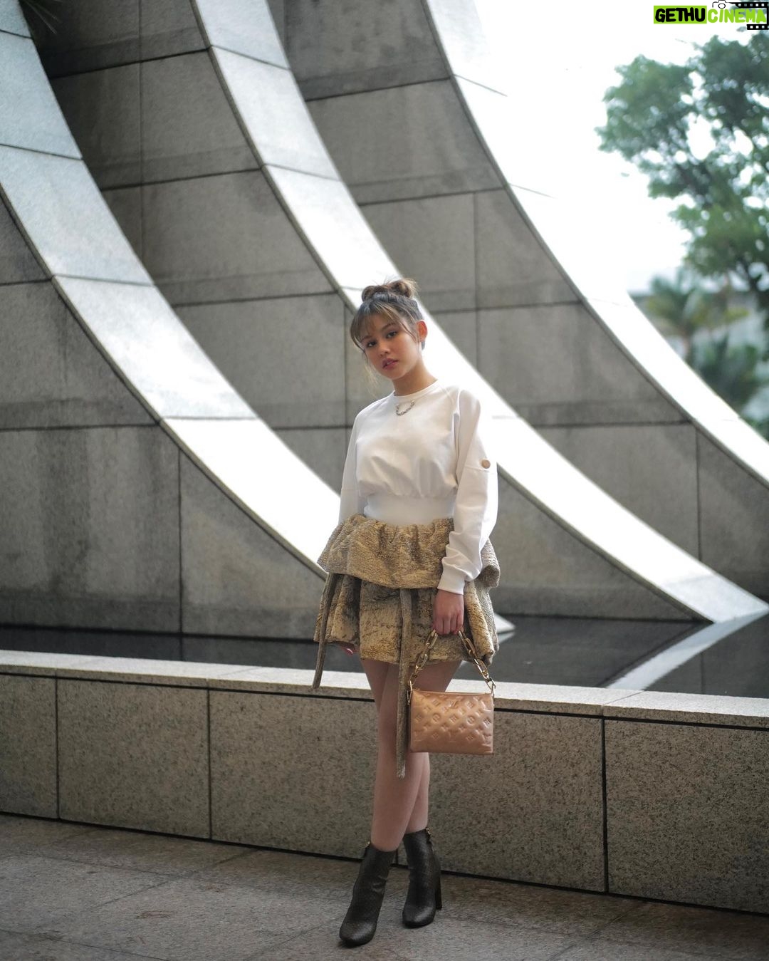 Vanesha Prescilla Instagram - ready for the Singapore SS23 show tonight!✨ @louisvuitton #LVSS23