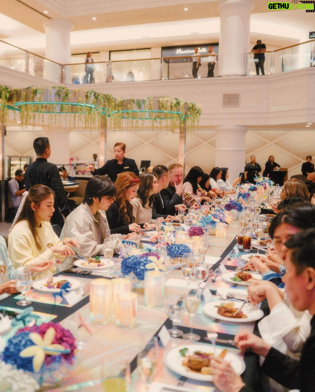 Vanesha Prescilla Instagram - @onitsukatigerindonesia thanks for having me 🪩🪩🪩 such a fun dinner!