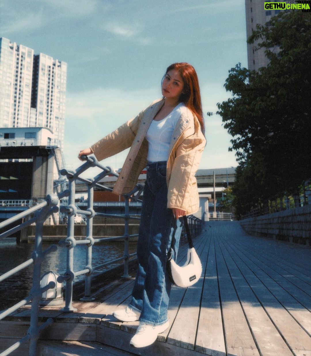 Vanesha Prescilla Instagram - dreamy tokyo with @calvinklein #mycalvins @mapfashion ✨💜 Tokyo, Japan