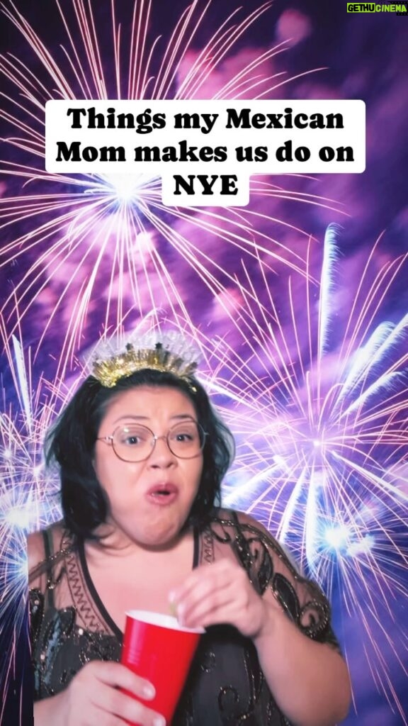 Vanessa Gonzalez Instagram - Things my Mexican Mom makes us do on NYE… 🥳🎆🤦🏽‍♀️ 🍇 🩲🧳 #comedy #newyearseve #mexicannewyear #nye2024 #nyetraditions #nyemexicantraditions