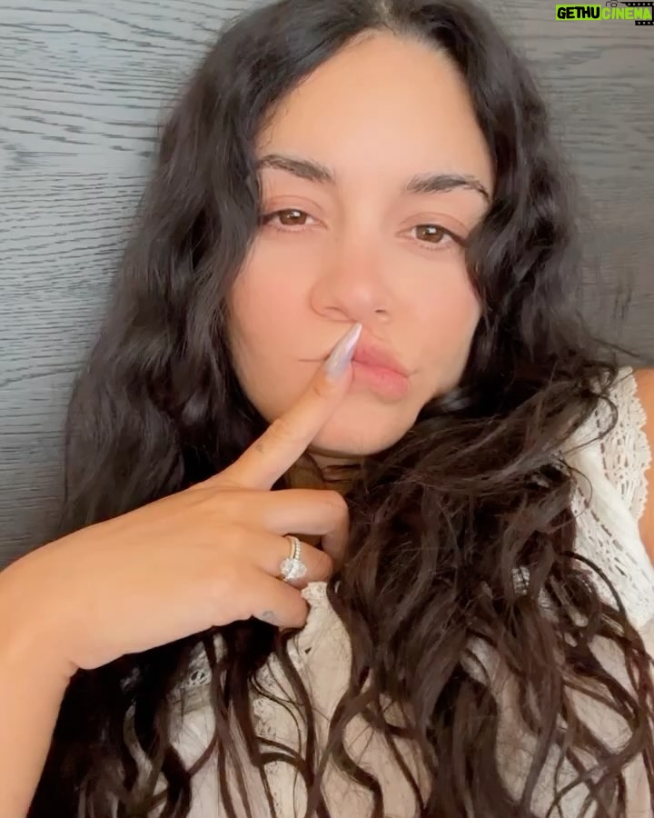 Vanessa Hudgens Instagram - Sick and haven’t posted in forever soooo here we are. 👍🏽