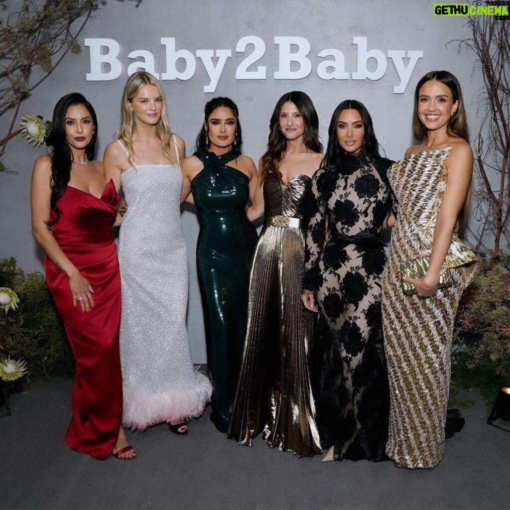 Vanessa Laine Bryant Instagram - ❤️❤️❤️❤️❤️❤️ So proud of you @norahweinstein @kellysawyer ~ congratulations to the smart, beautiful and sweet @salmahayek !!!! #GivingTree @baby2baby 🌳 love all my fellow angels @kimkardashian @jessicaalba