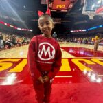 Vanessa Laine Bryant Instagram - @uscwbb ❤️💛✌🏾 @mambamambacitasports 🖤🤍❤️ 🏀 Galen Center at USC