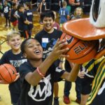 Vanessa Laine Bryant Instagram - 📍Eugene, OR -- Together with @OregonWBB & @OregonMBB, we brought our MMSF Skills Academy basketball camp to the University of Oregon!  The @GoDucks helped us to empower local youth to live an inspired life through Kobe and Gianna’s legacy.  The kids had so much fun with the players, coaches and @TheOregonDuck 🦆 We are so thankful to the entire @GoDucks program for lending their support of @mambamambacitasports in honor of Kobe and Gianna.  #PlayGigisWay ❤️ #Mamba #Mambacita #MambaForever #GoDucks @mambamambacitasports